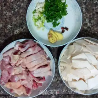 Make Chicken fried chicken leg mushrooms step 1