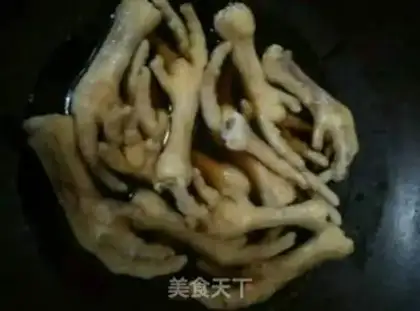 Make The chicken feet step 0