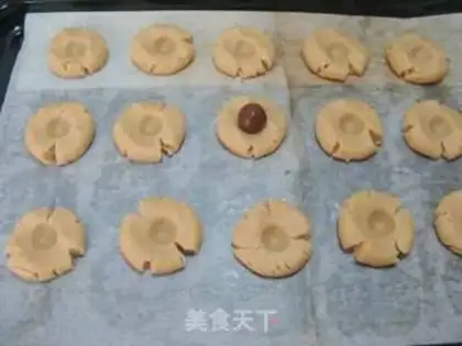 Make Halloween spider waffles step 12