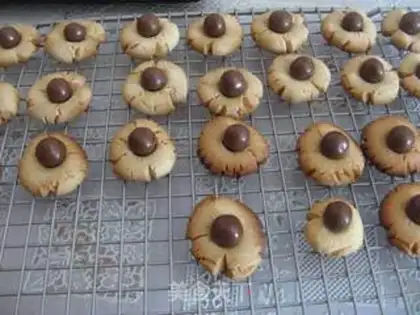 Make Halloween spider waffles step 17