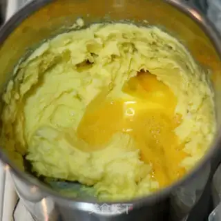 Make Witch finger crackers step 3