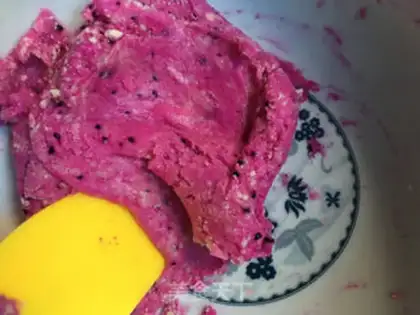 Make Flamingo biscuit step 7
