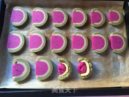 Make Flamingo biscuit step 12