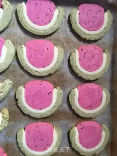 Make Flamingo biscuit step 13