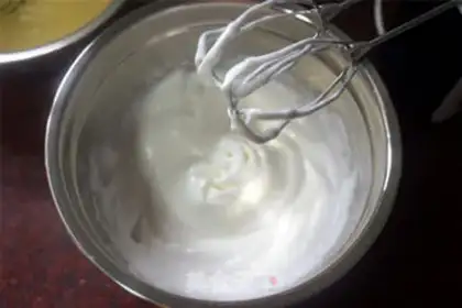 Make Half-sugar yogurt roll step 3