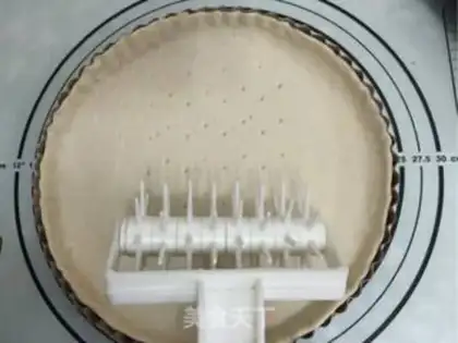 Make Halloween pumpkin pie step 6