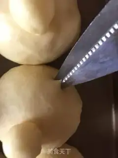 Make The Golden Lion King who squeezes bread step 12