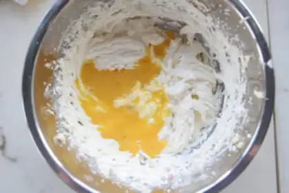 Make Red-tree cranberry cake step 4