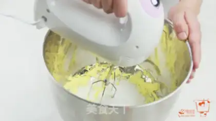 Make Halloween pumpkin pie step 1
