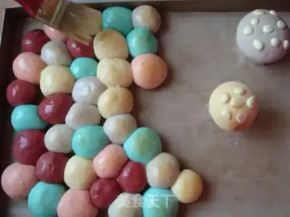 Make Five-colour balloon bread step 18
