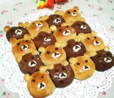 Make Two colors squeezed bear bread step 20
