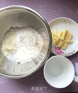Make Peanuts football bread step 0