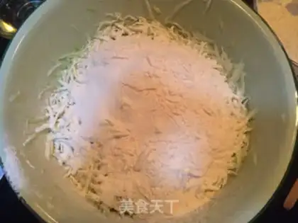 Make Mariko radish step 2