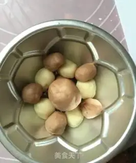 Make Peanuts football bread step 10