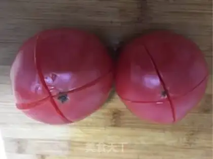 Make Non-oil tomato egg noodles step 1