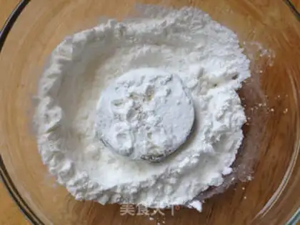 Make Peanuts football bread step 18