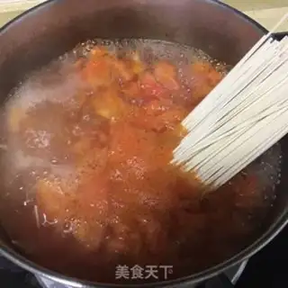 Make Non-oil tomato egg noodles step 8