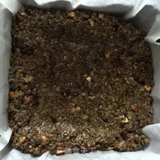 Make Cereal nut energy bar step 7