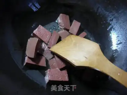 Make Garlic fried goose blood step 1
