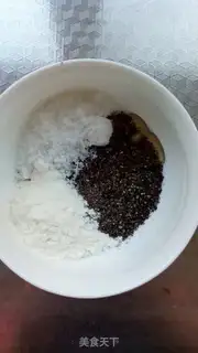 Make Black sesame bee cake step 1