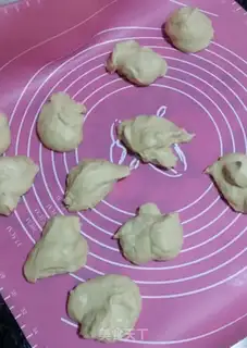 Make Bear bread step 2