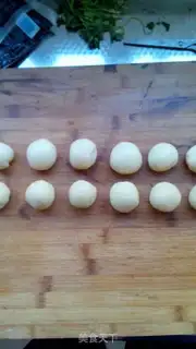 Make Black sesame bee cake step 7