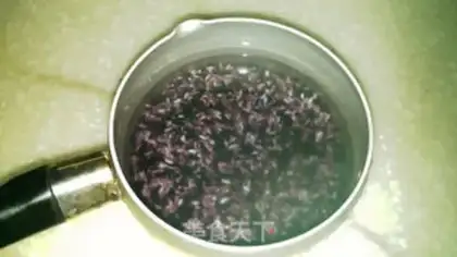 Make Black rice oatmeal step 1