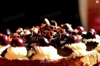 Make Black forest naked cake step 20