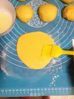 Make Pumpkin leaf clamps step 14