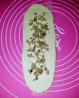 Make Black pepper meat rolls step 14