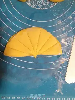 Make Pumpkin leaf clamps step 16