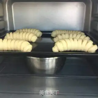 Make Soup and caterpillar bread step 16