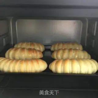 Make Soup and caterpillar bread step 19