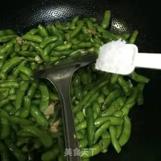 Make Garlic beans step 5