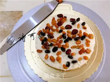 Make A flower birthday cake step 16