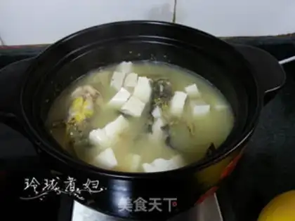 Make Yellowfish tofu soup step 3