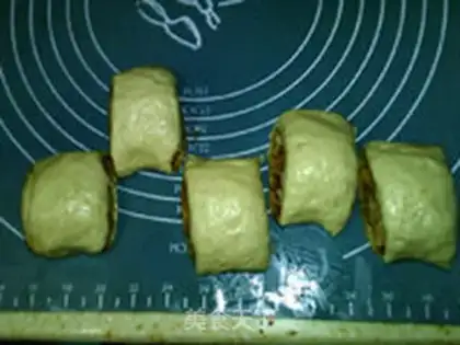 Make Sticky rolls step 19