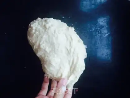 Make Chinese deer-coated toast step 8