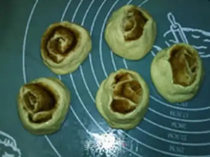Make Sticky rolls step 20