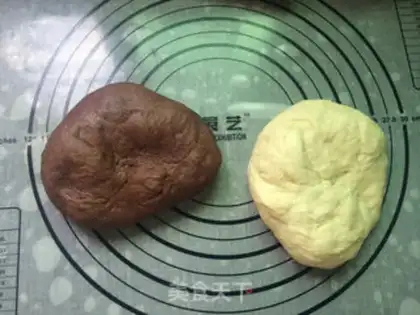 Make Chinese deer-coated toast step 21