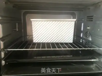 Make Chinese deer-coated toast step 28
