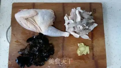 Make A chicken soup with a yellow belly step 0