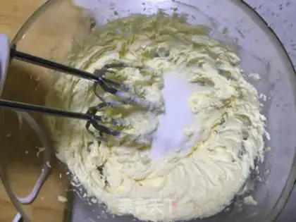 Make A pound cake of clot nuts step 2