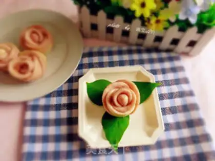 Make Rose buns step 13