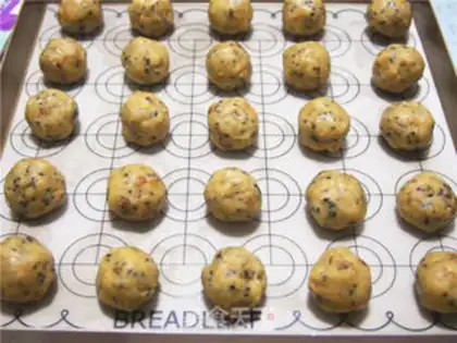 Make Five cookies step 6
