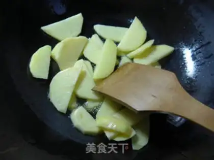Make Curry potatoes step 1