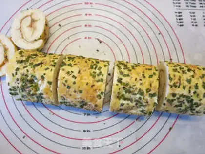 Make Onion pine rolls step 28