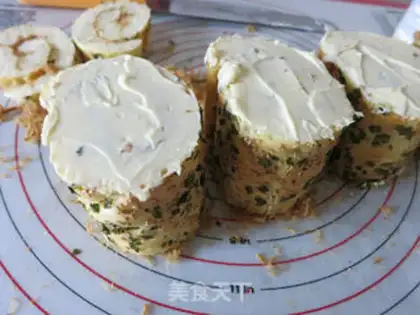 Make Onion pine rolls step 29