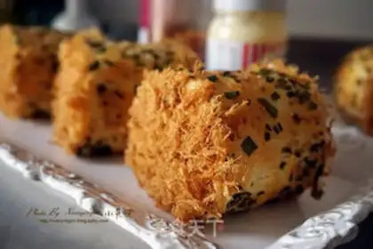 Make Onion pine rolls step 32