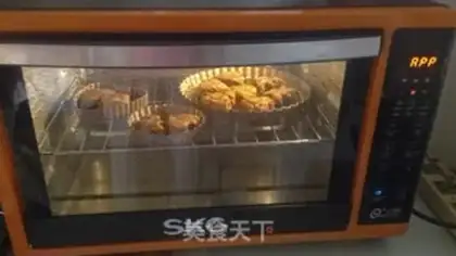 Make A brown sugar cranberry pastry muffin step 11